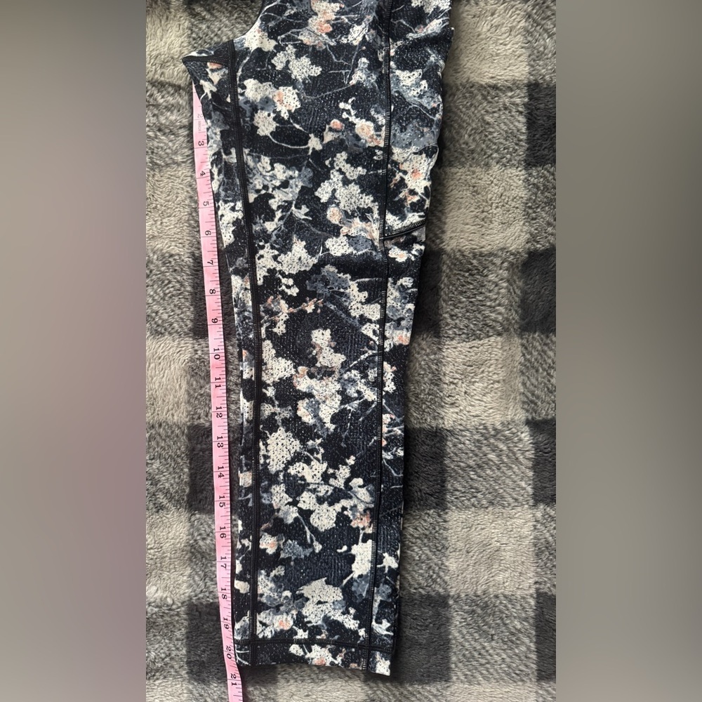 Lululemon Athletica Floral Patterned Leggings Size 4 - Picture 3 of 6